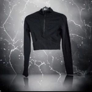 Dance jacket with front pockets and thumb holes